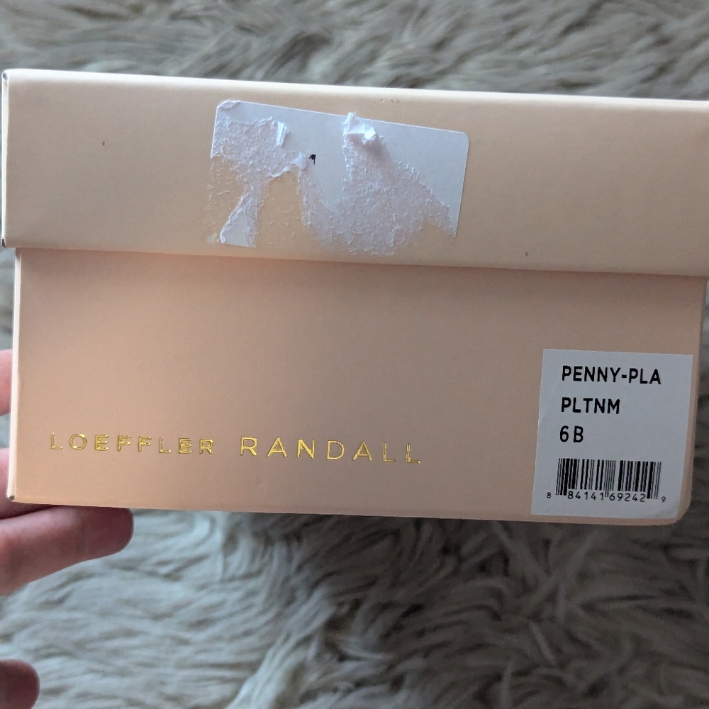 NWT Loeffler Randall Penny Platinum Pleated Bow Heels - Picture 5 of 16